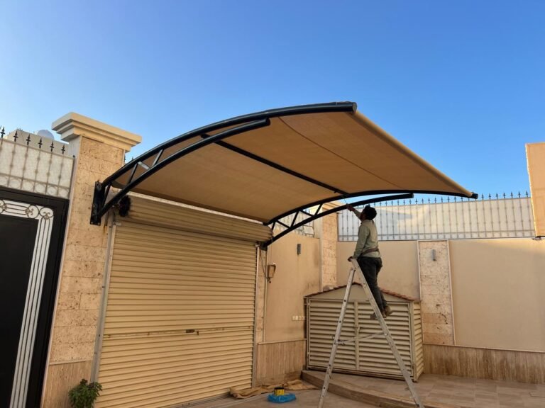 حداد مظلات والأبواب بالرياض حي الملقا